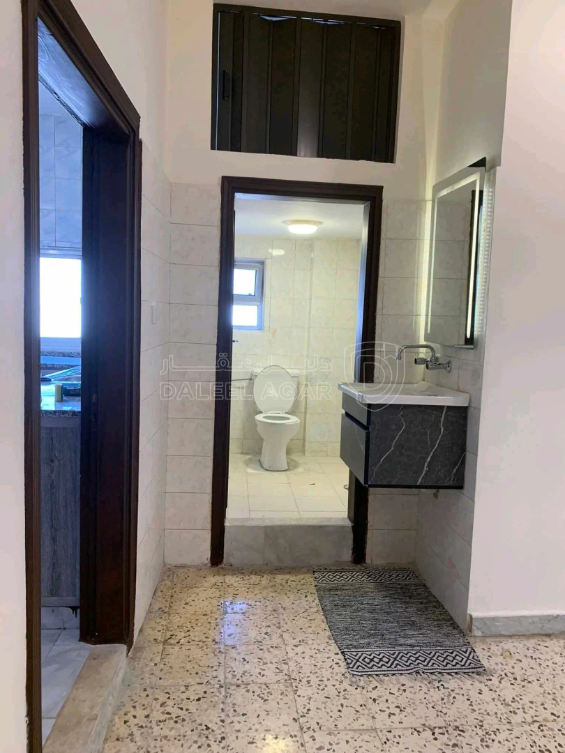 شقة في ماركا حي العبدللات قريبه مدارس الطفل - 33,000 دأ - صورة 1