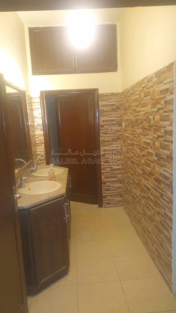 فيلا/منزل في اربد حي المطارق دوار الخوالده - 52,000 دأ - صورة 1