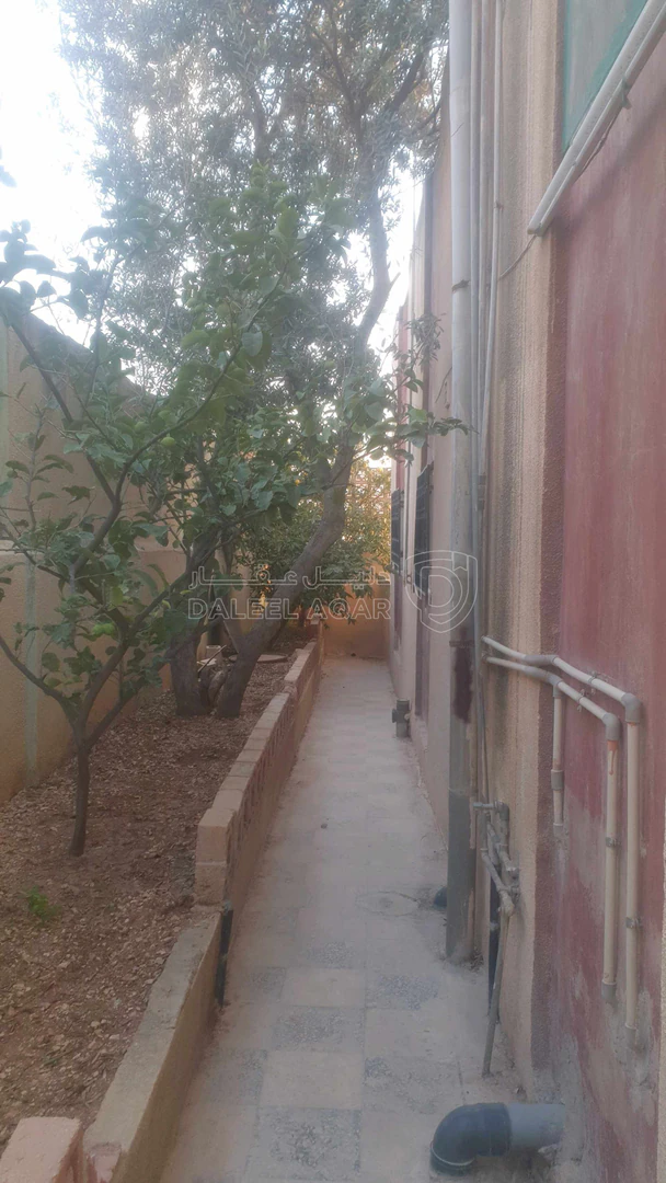 فيلا/منزل في اربد حي المطارق دوار الخوالده - 52,000 دأ - صورة 1