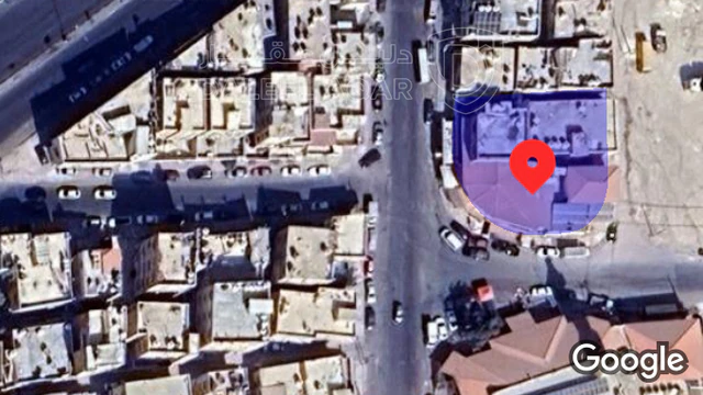 مبنى في مجمع تجاري ثلث عمارات للبيع الزرقاء شارع 36 - 650,000 دأ - صورة NaN