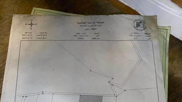 مزرعة/شاليه في اربد طريق عقربا استراحه ومسابح للبيع بسعر مغري جدا - 300,000 دأ - صورة NaN