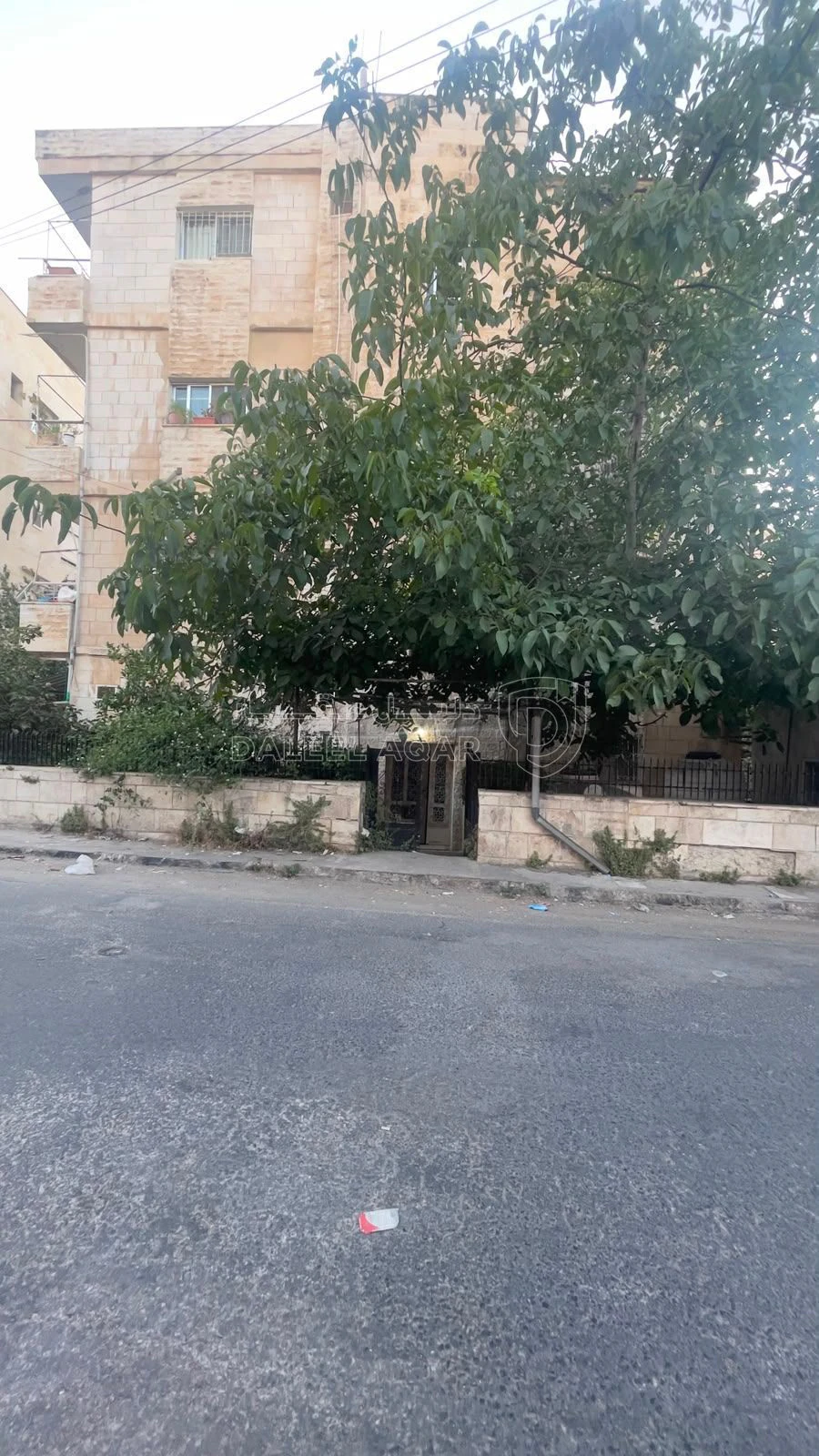 مبنى في عمان دوار السابع شارع عبدالرحيم جردانه - 350,000 دأ - صورة 1