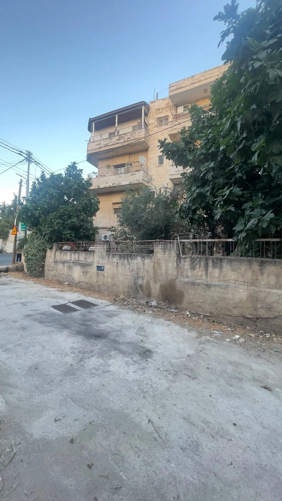 مبنى في عمان دوار السابع شارع عبدالرحيم جردانه - 350,000 دأ - صورة 1