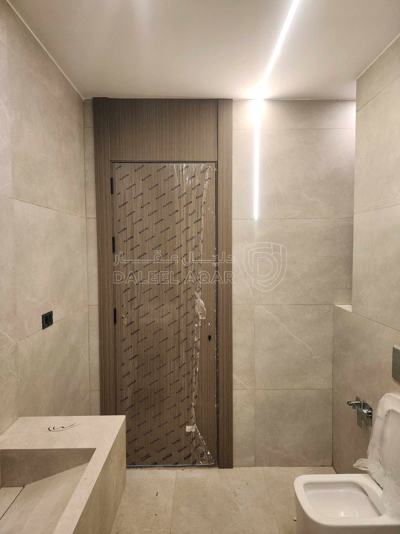 شقة في حي الصحابه كرادور عبدون  - 270,000 دأ - صورة 1