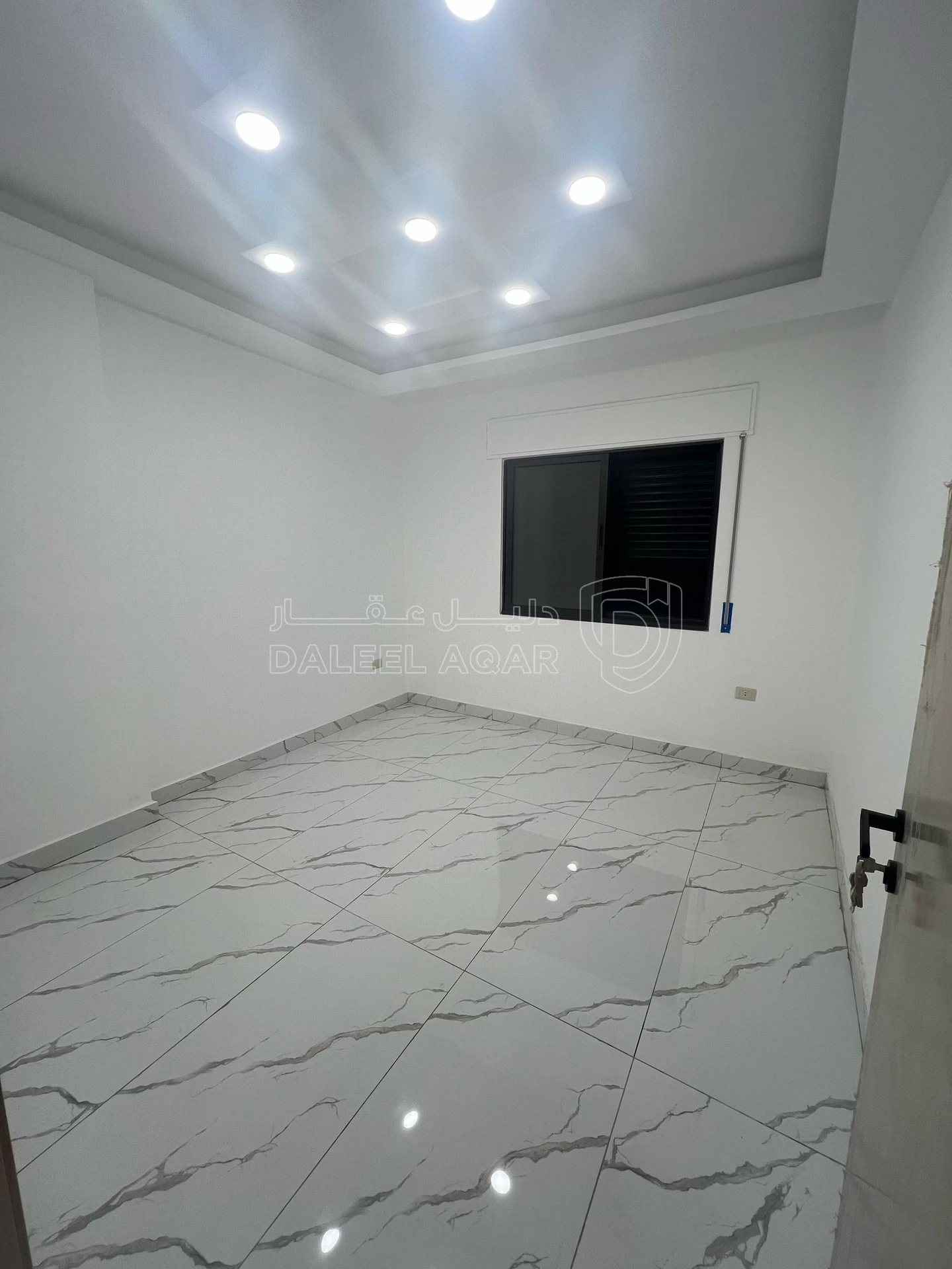 شقة في ضاحيه الامير حسن - 65,000 دأ - صورة 6