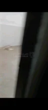 شقة في شقة للبيع مقسومة شقتين تصلح للسكن او الاستثمار  - 19,000 دأ - صورة NaN