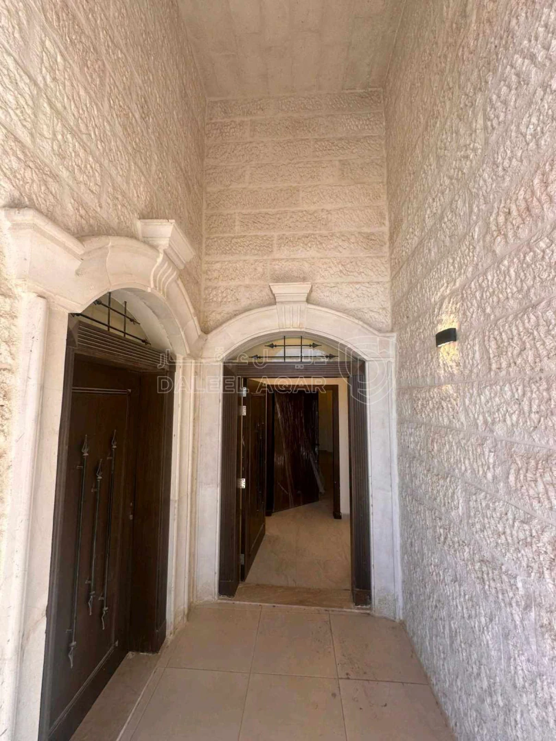 فيلا/منزل في مأدبا الخطابيه قرب مدرسه الخطابيه الاساسيه ومجمع سامي الطحان  - 125,000 دأ - صورة 1