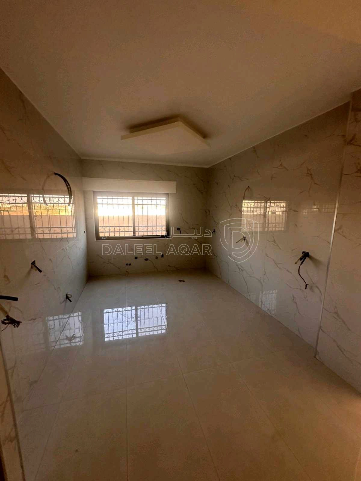 فيلا/منزل في مأدبا الخطابيه قرب مدرسه الخطابيه الاساسيه ومجمع سامي الطحان  - 125,000 دأ - صورة 1