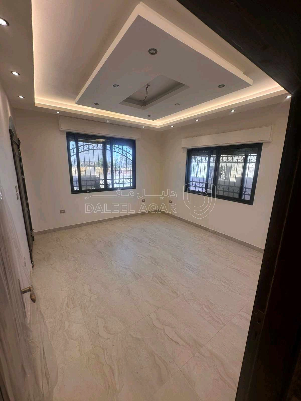 فيلا/منزل في مأدبا الخطابيه قرب مدرسه الخطابيه الاساسيه ومجمع سامي الطحان  - 125,000 دأ - صورة 1