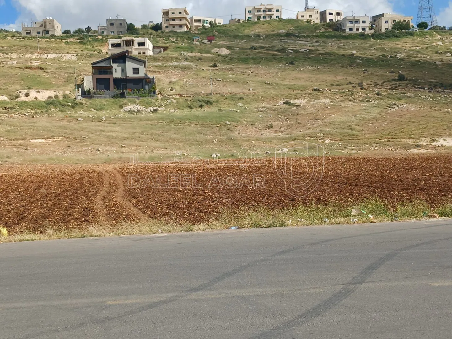 أرض في ارض سكنية  - 80,000 دأ - صورة 1