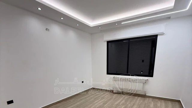شقة - الجبيهة - خلف السيفوي  - 185000 دأ