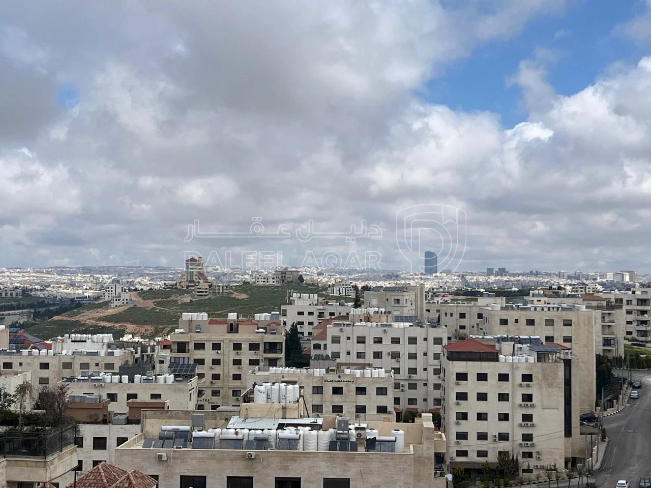 شقة في ثالث و روف دوبلكس ضاحية النخيل تشطيب فلل من المالم - 230,000 دأ - صورة 1