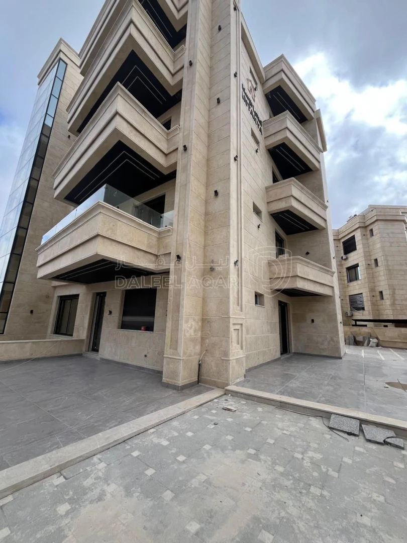 شقة في ثالث و روف دوبلكس ضاحية النخيل تشطيب فلل من المالم - 230,000 دأ - صورة 1