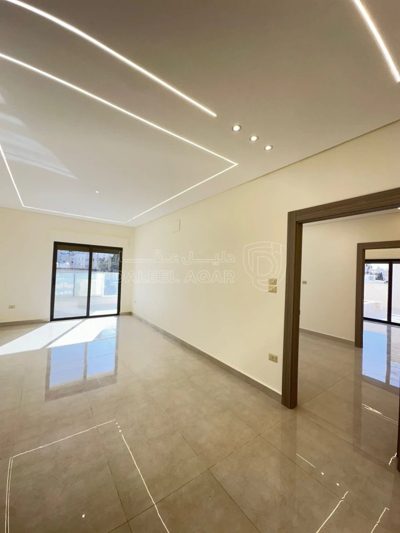 شقة في تبعد 2.5 كم عن شارع المطار  - 75,000 دأ - صورة 1