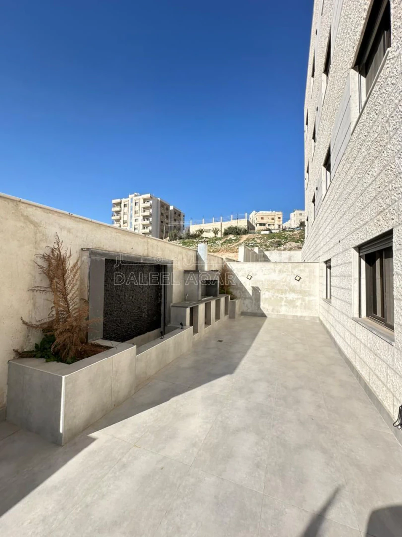 شقة في تبعد 2.5 كم عن شارع المطار  - 75,000 دأ - صورة 1