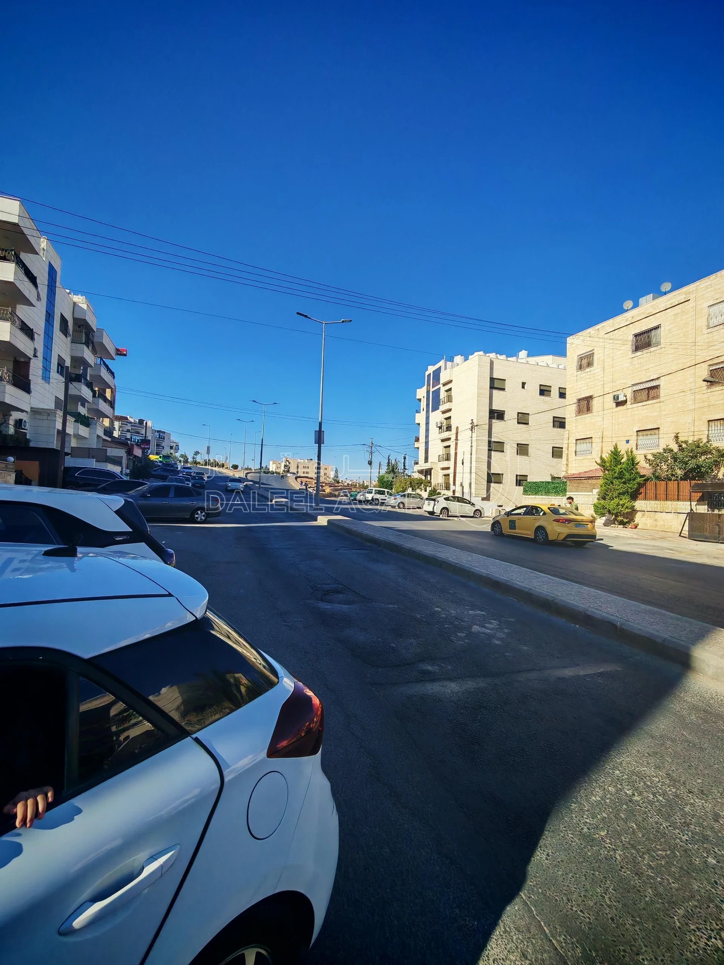شقة في عمان - شارع الاستقلال - بجانب مسجد فخري سنجقية - 38,000 دأ - صورة 1