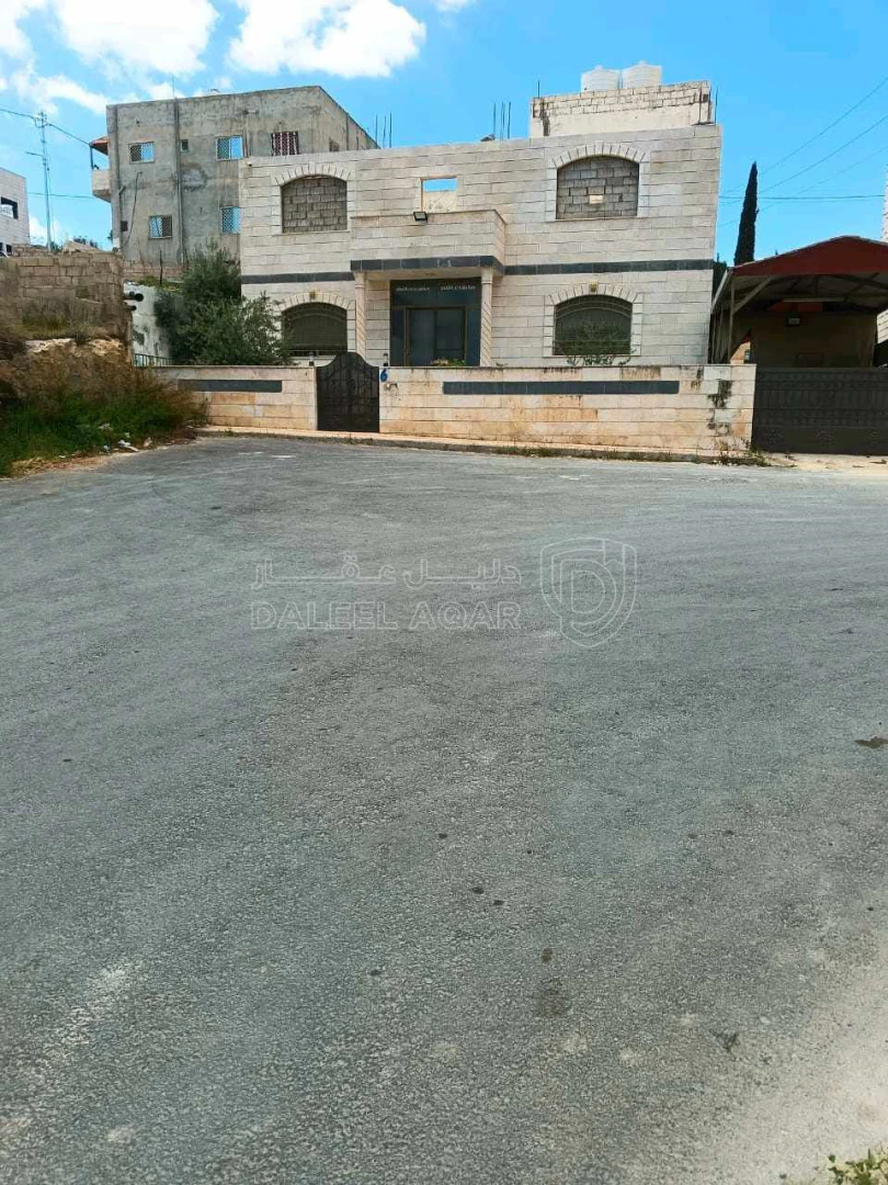 فيلا/منزل في طبربور بالقرب من دوار الدبابه - 170,000 دأ - صورة 1