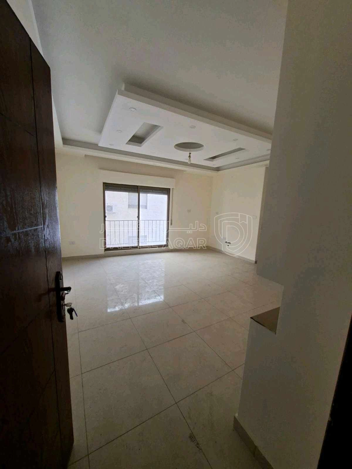 شقة في شارع الجامعة مقابل بوابة الجامعة الرئيسية خلف جراس - 50,000 دأ - صورة 1