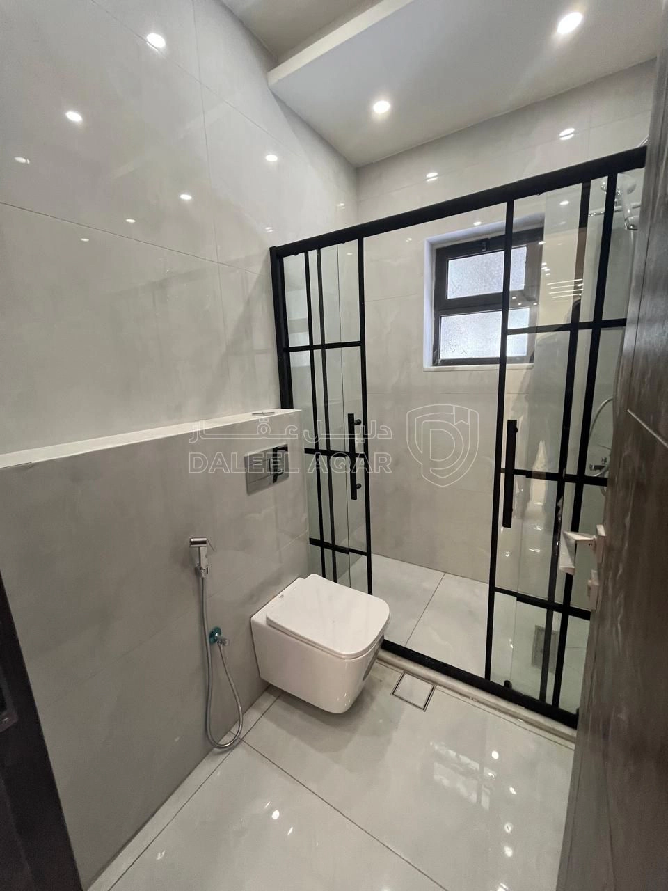 شقة في شقة امامية لقطة جديدة 132 متر في ضاحية الامير علي  - 60,000 دأ - صورة 1