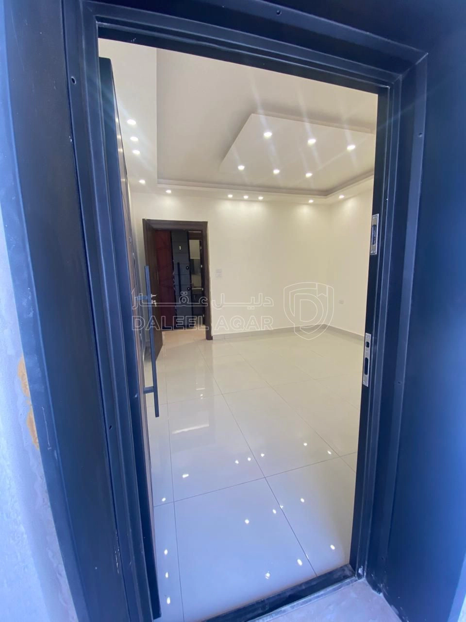 شقة في شقة امامية لقطة جديدة 132 متر في ضاحية الامير علي  - 60,000 دأ - صورة 1