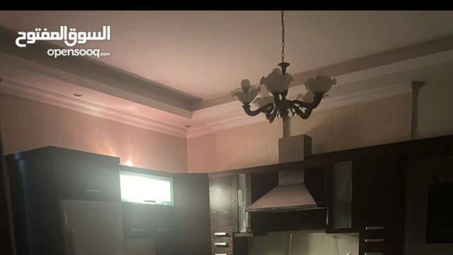 شقة في دوبلكس أرضي فاخر للبيع شبه ڤيلا بحديقة خاصة وكراج  - 300,000 دأ - صورة NaN