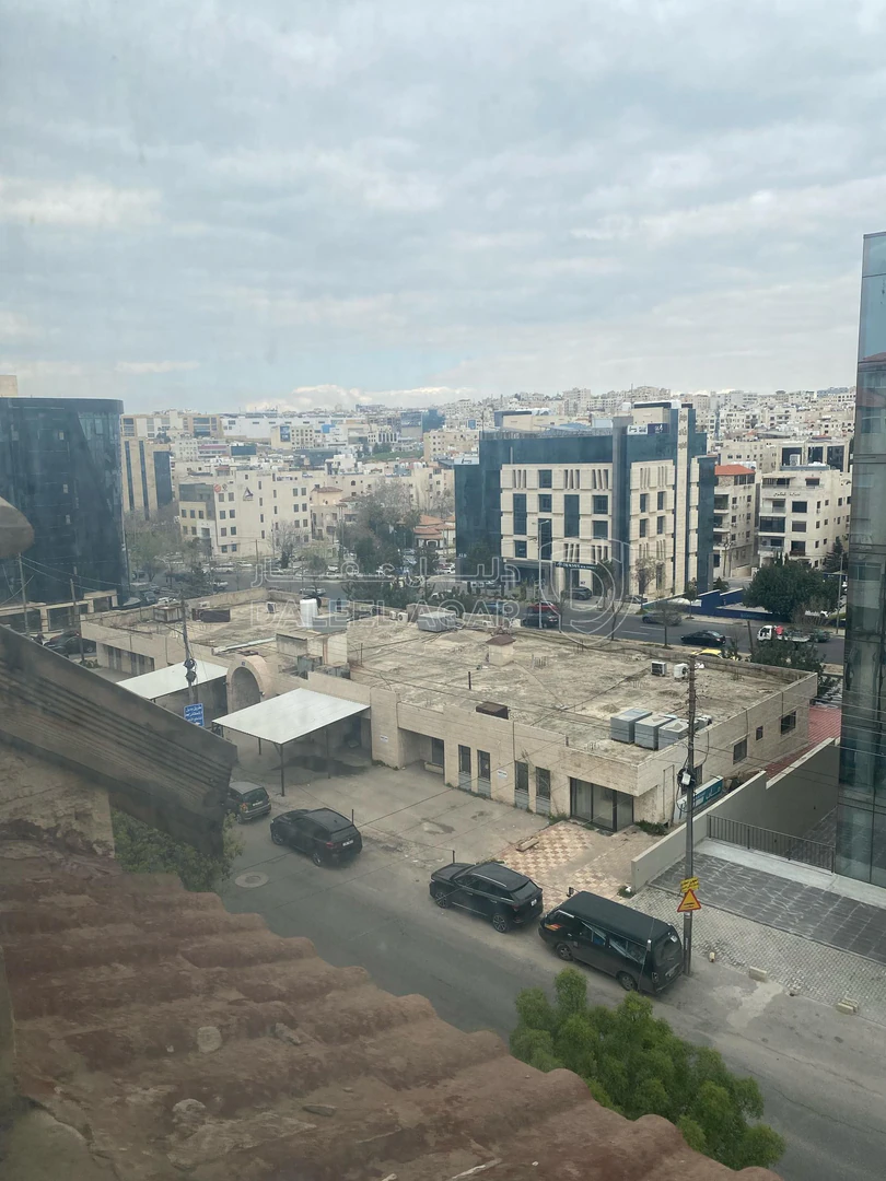شقة في شقة للبيع طابق ثالث مع روف بالقرب من دوار الشعب  - 120,000 دأ - صورة 1