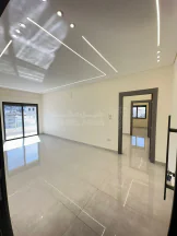 شقة - تبعد 2.5 كم عن شارع المطار  - 65000 دأ