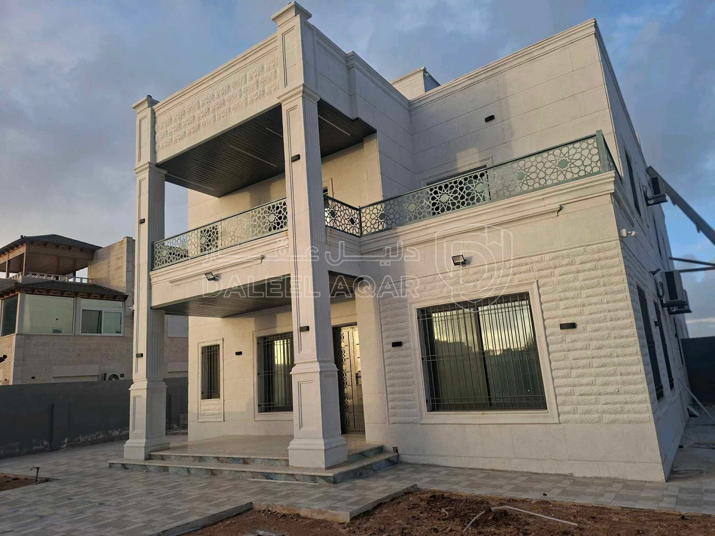 فيلا/منزل في الكرك مثلث قريفلا مقابل سوبر ماركت صخر العمارين  - 137,000 دأ - صورة 1