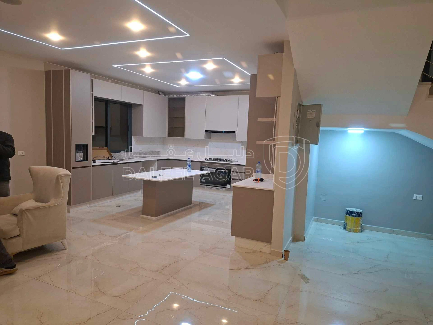 فيلا/منزل في الكرك مثلث قريفلا مقابل سوبر ماركت صخر العمارين  - 137,000 دأ - صورة 1