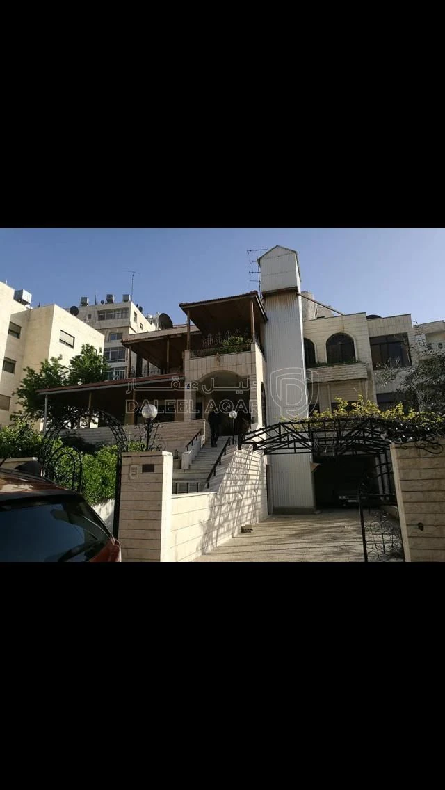 فيلا/منزل في عمان- تلاع العلي الشمالي - خلف جريدة الرآي - 600,000 دأ - صورة 1