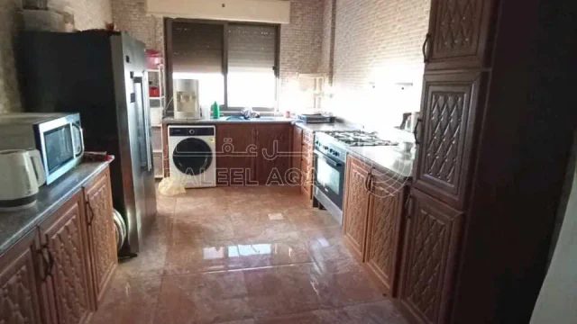 شقة - إربد قرب كلية غرناطة - 70000 دأ