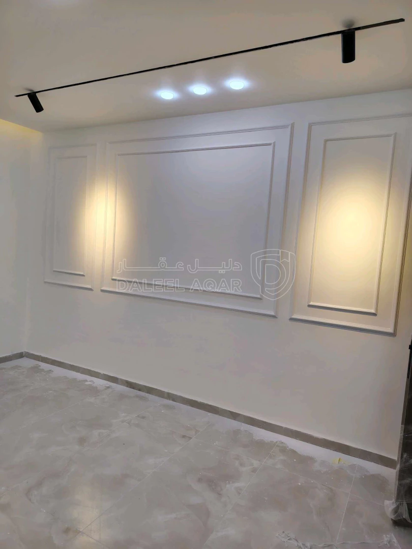 شقة في شقه ١٦٥م طابق اول فني للبيع خلف دوار الثقافة  - 68,000 دأ - صورة 1