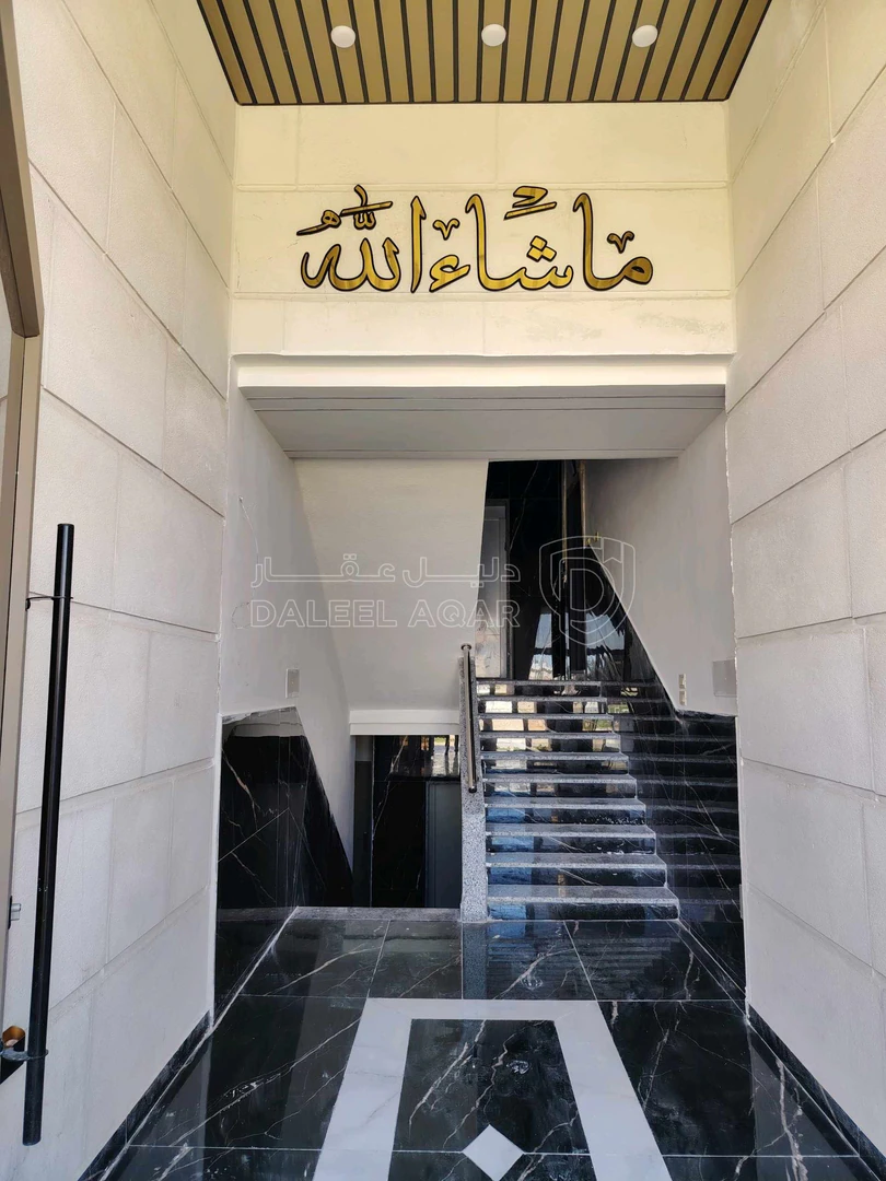 شقة في شقه ١٦٥م طابق اول فني للبيع خلف دوار الثقافة  - 68,000 دأ - صورة 1