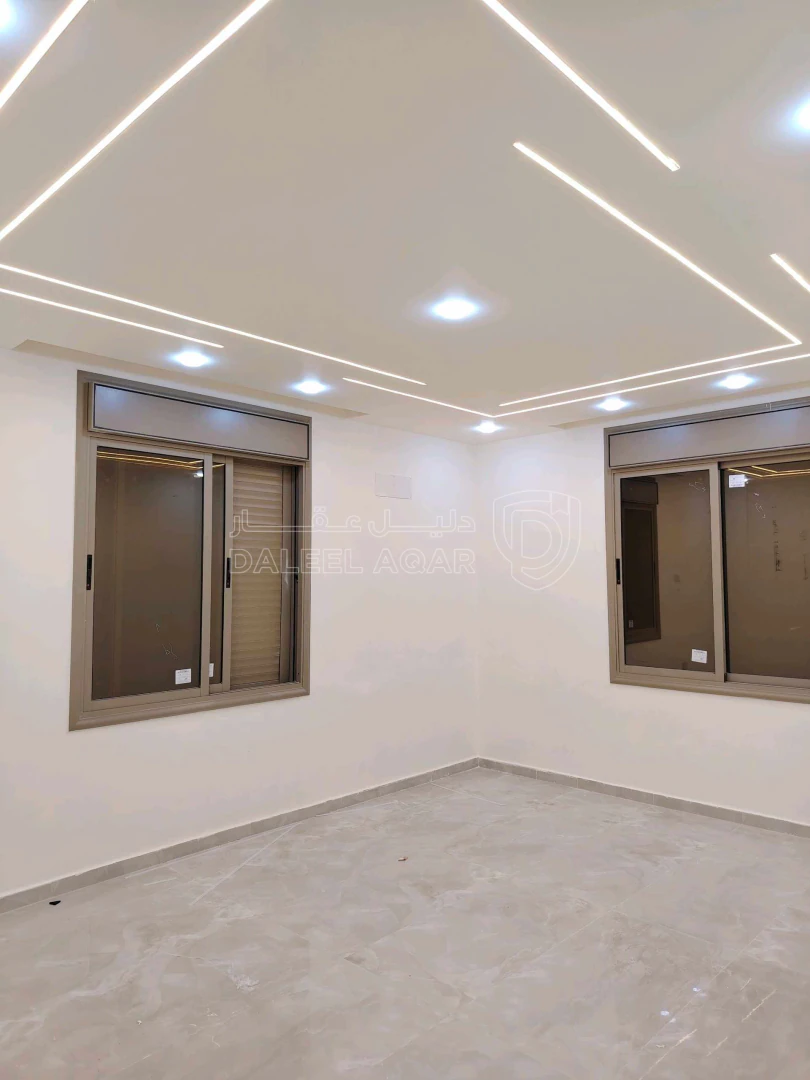 شقة في شقه ١٦٥م طابق اول فني للبيع خلف دوار الثقافة  - 68,000 دأ - صورة 1