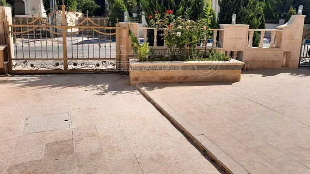فيلا/منزل في فيلا للبيع في ابو علندا  - 200,000 دأ - صورة NaN