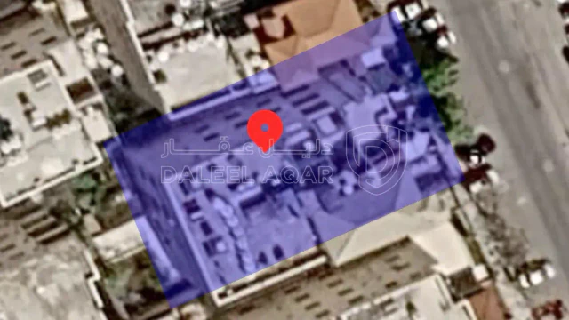 شقة - شقة للبيع طابق ثالث مع روف 324 متر قريب دوار الشعب - 120000 دأ
