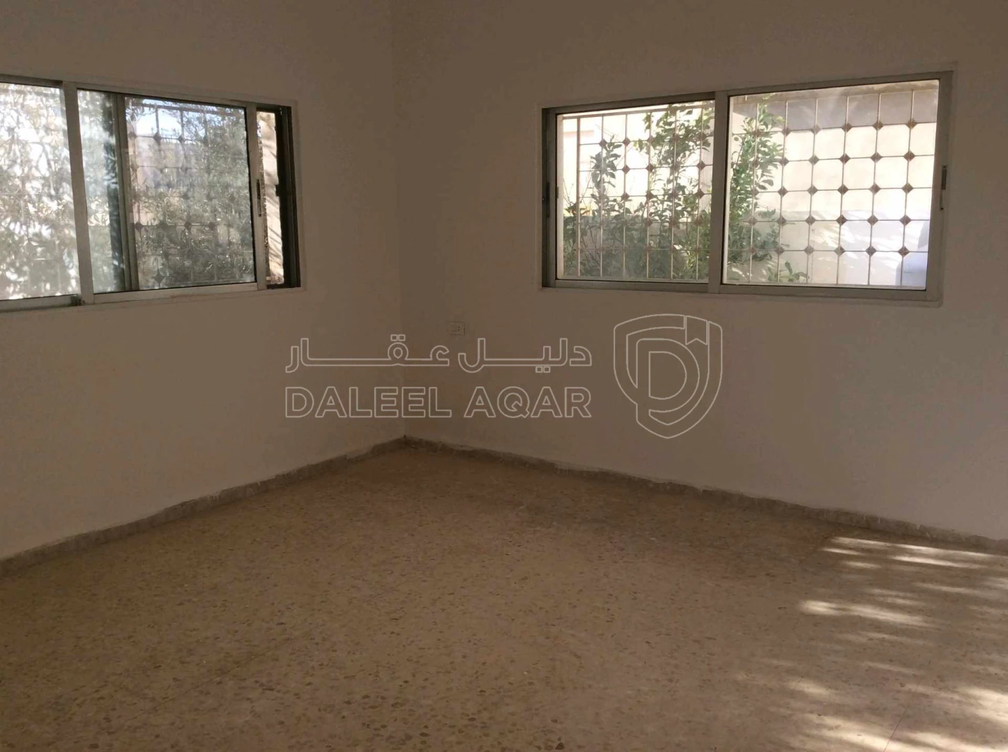 فيلا/منزل في المفرق حي الزهور خلف مدرسة حي الزهور سابقاً - 67,000 دأ - صورة 1