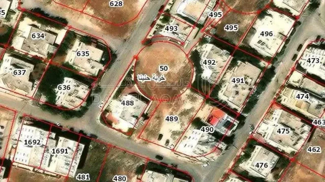 أرض - شرق العيادات الخارجيه - 93000 دأ
