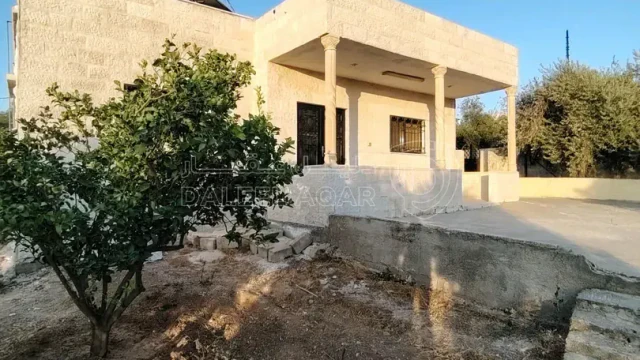 فيلا/منزل - عمّان ، ناعور ،البصة، قرب شركة دار الدواء - 300000 دأ