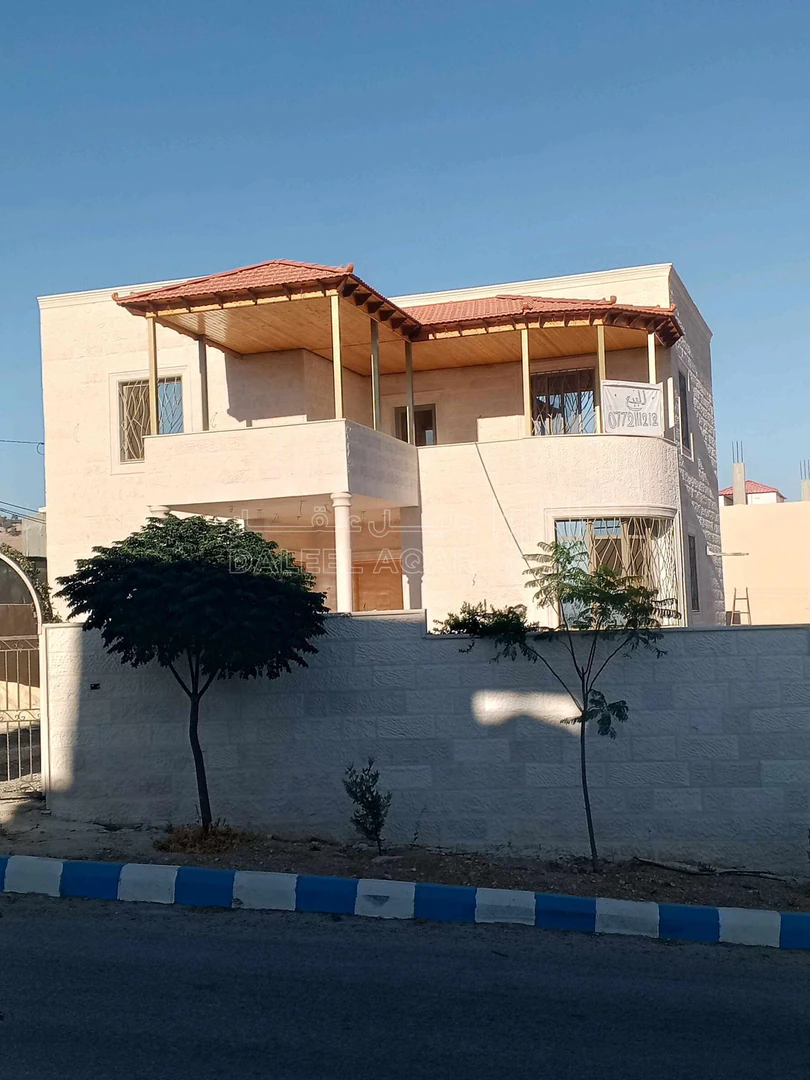 فيلا/منزل في قرب ملعب الشواهد  - 130,000 دأ - صورة 1
