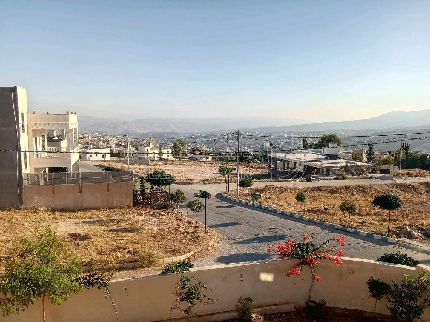 فيلا/منزل في قرب ملعب الشواهد  - 130,000 دأ - صورة 1
