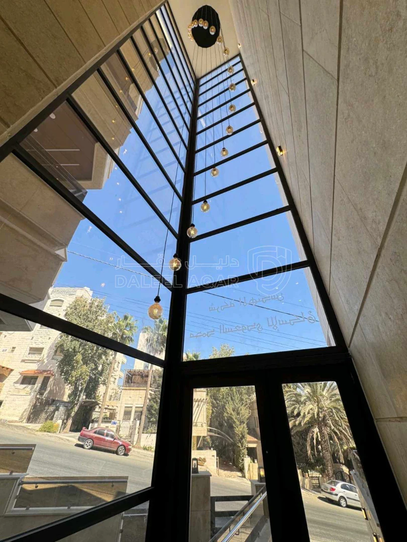 شقة في مقابل جامعة البتراء / طريق المطار / عميش - 79,000 دأ - صورة 1