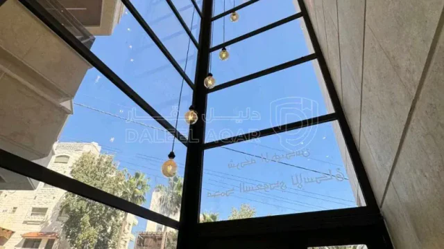 شقة في مقابل جامعة البتراء / طريق المطار / عميش - 79,000 دأ - صورة 1