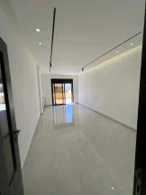 شقة في مقابل جامعة البتراء / طريق المطار / عميش - 79,000 دأ - صورة NaN