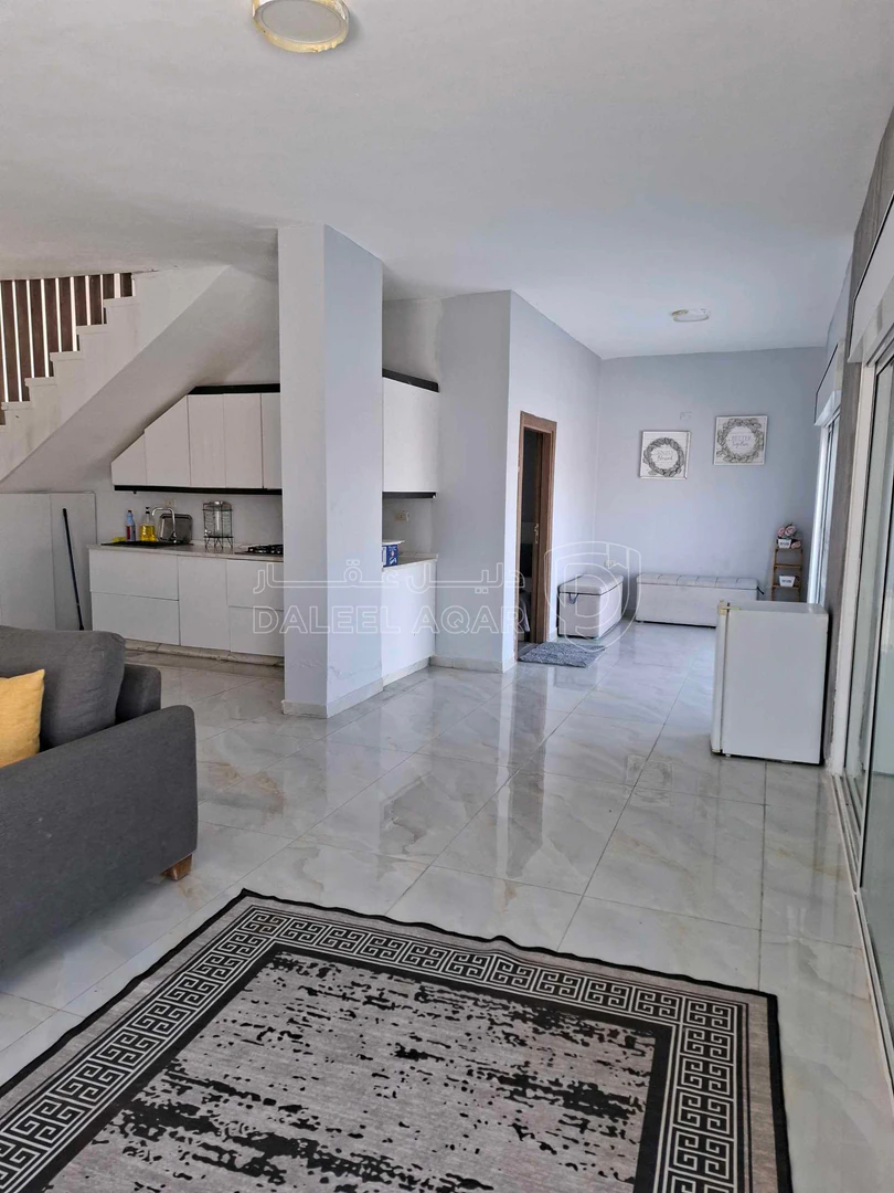 مزرعة/شاليه في طريق عمان حرش المصطبة خلف عسل الطيبات والبان فادي - 170,000 دأ - صورة 1