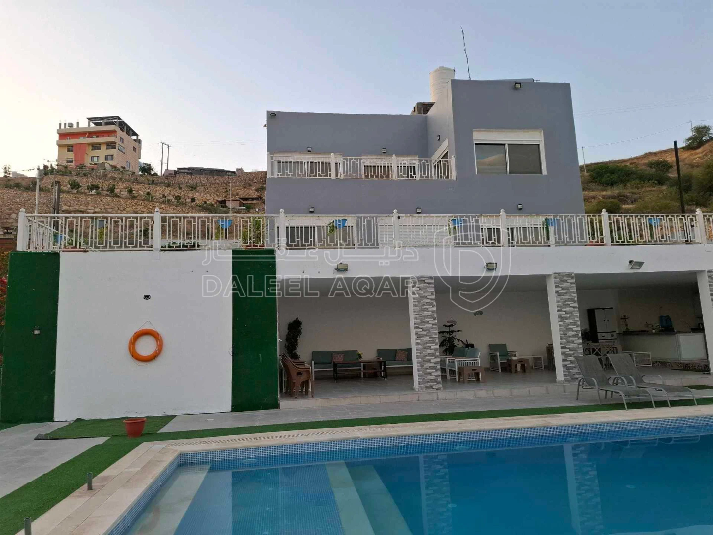 مزرعة/شاليه في طريق عمان حرش المصطبة خلف عسل الطيبات والبان فادي - 170,000 دأ - صورة 1