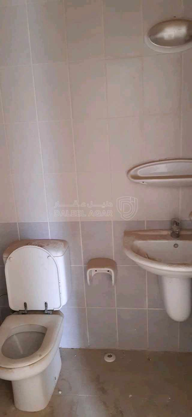 شقة في مدينة الشرق على الشارع المؤدي الى جامعة الزرقاء - 24,000 دأ - صورة 1