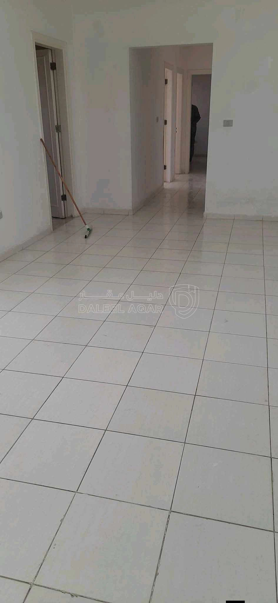 شقة في مدينة الشرق على الشارع المؤدي الى جامعة الزرقاء - 24,000 دأ - صورة 1
