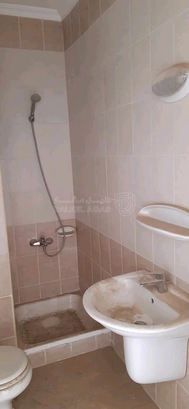 شقة في مدينة الشرق على الشارع المؤدي الى جامعة الزرقاء - 24,000 دأ - صورة 1