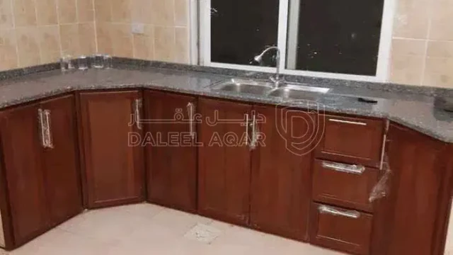 شقة - مدينة الشرق على الشارع المؤدي الى جامعة الزرقاء - 24000 دأ